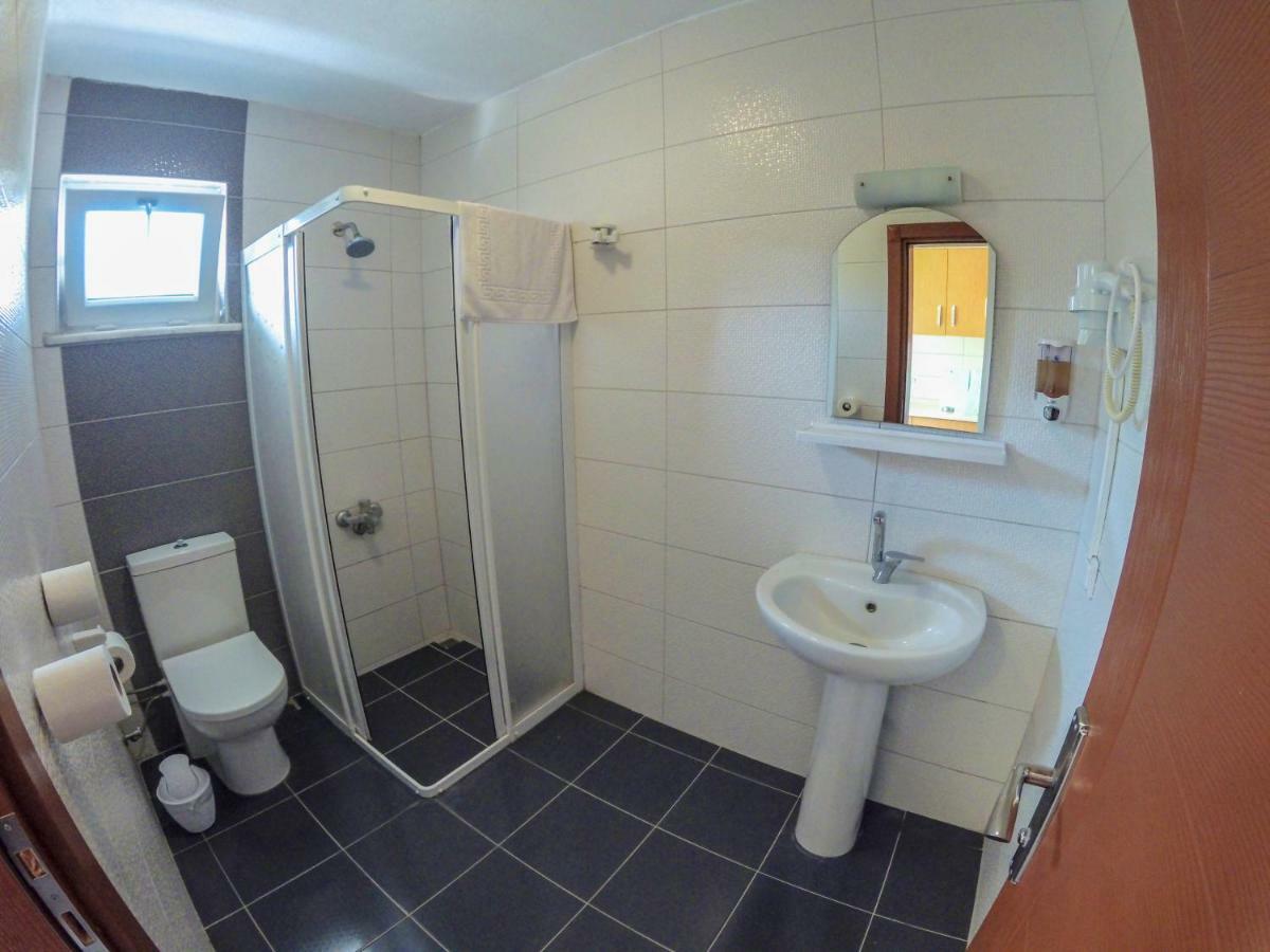 Ergul Motel Küçükkuyu Exteriör bild