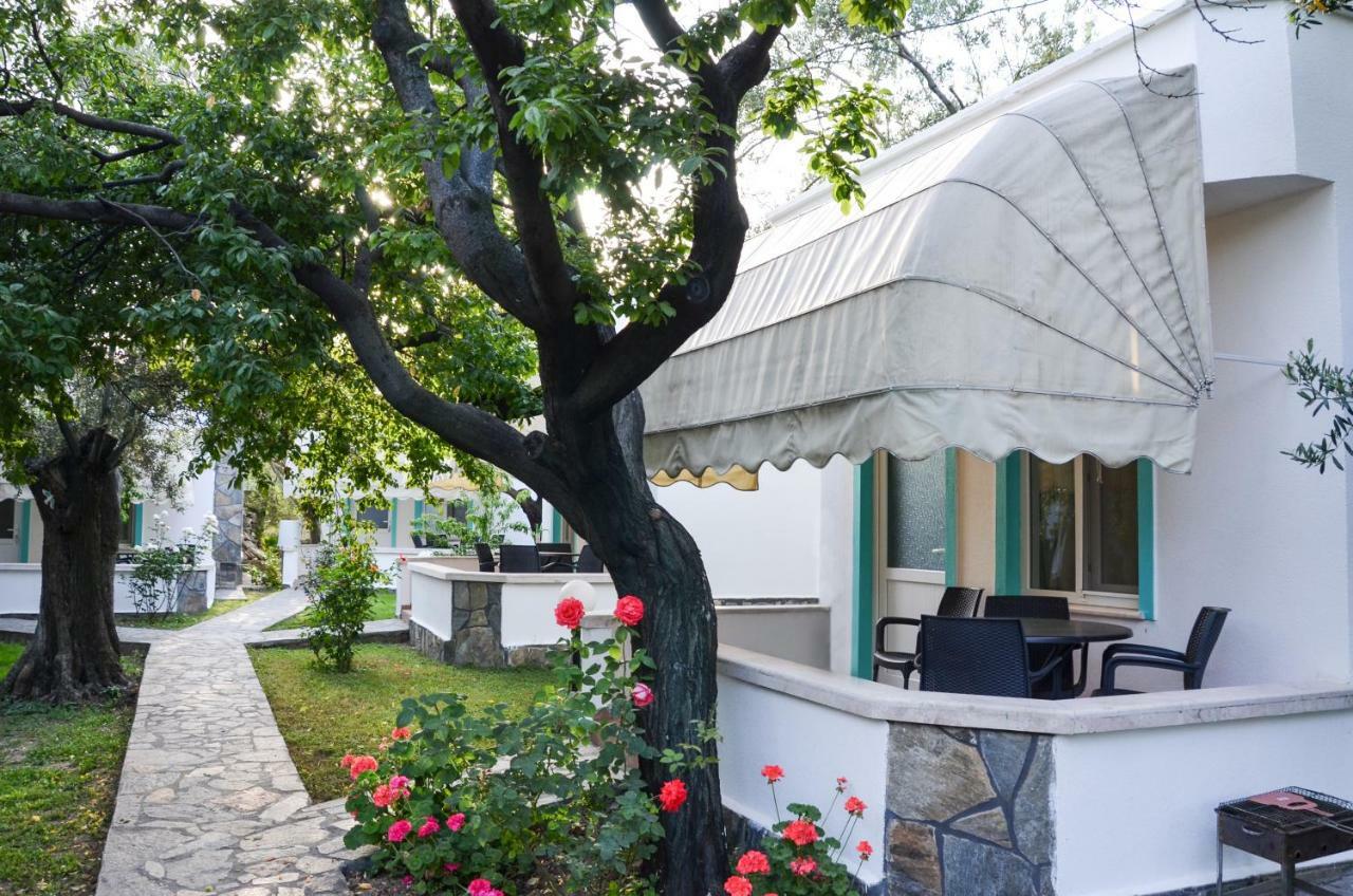 Ergul Motel Küçükkuyu Exteriör bild