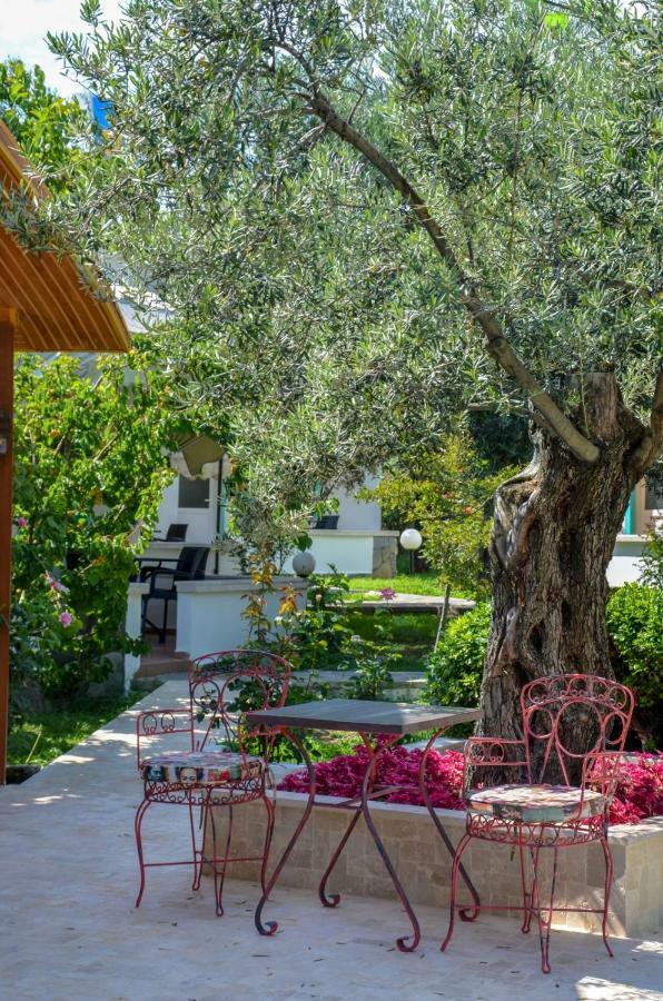 Ergul Motel Küçükkuyu Exteriör bild